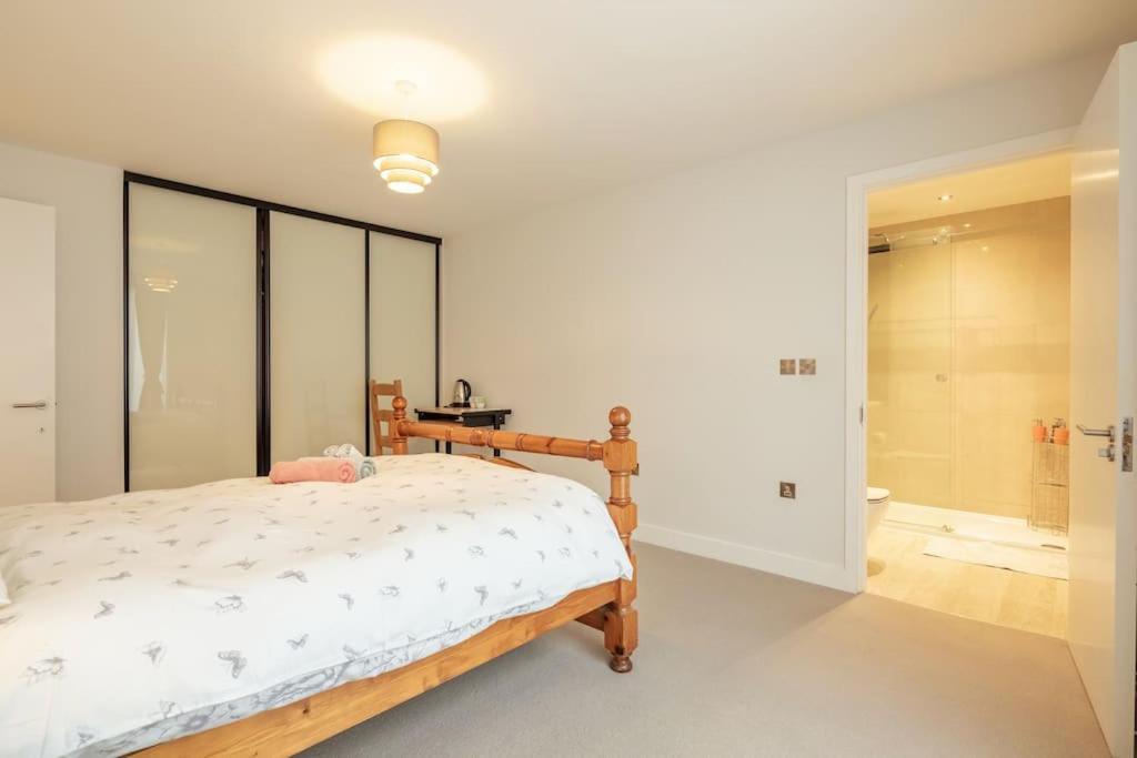 Luxury Ensuite 2 Minutes From Station * CBG