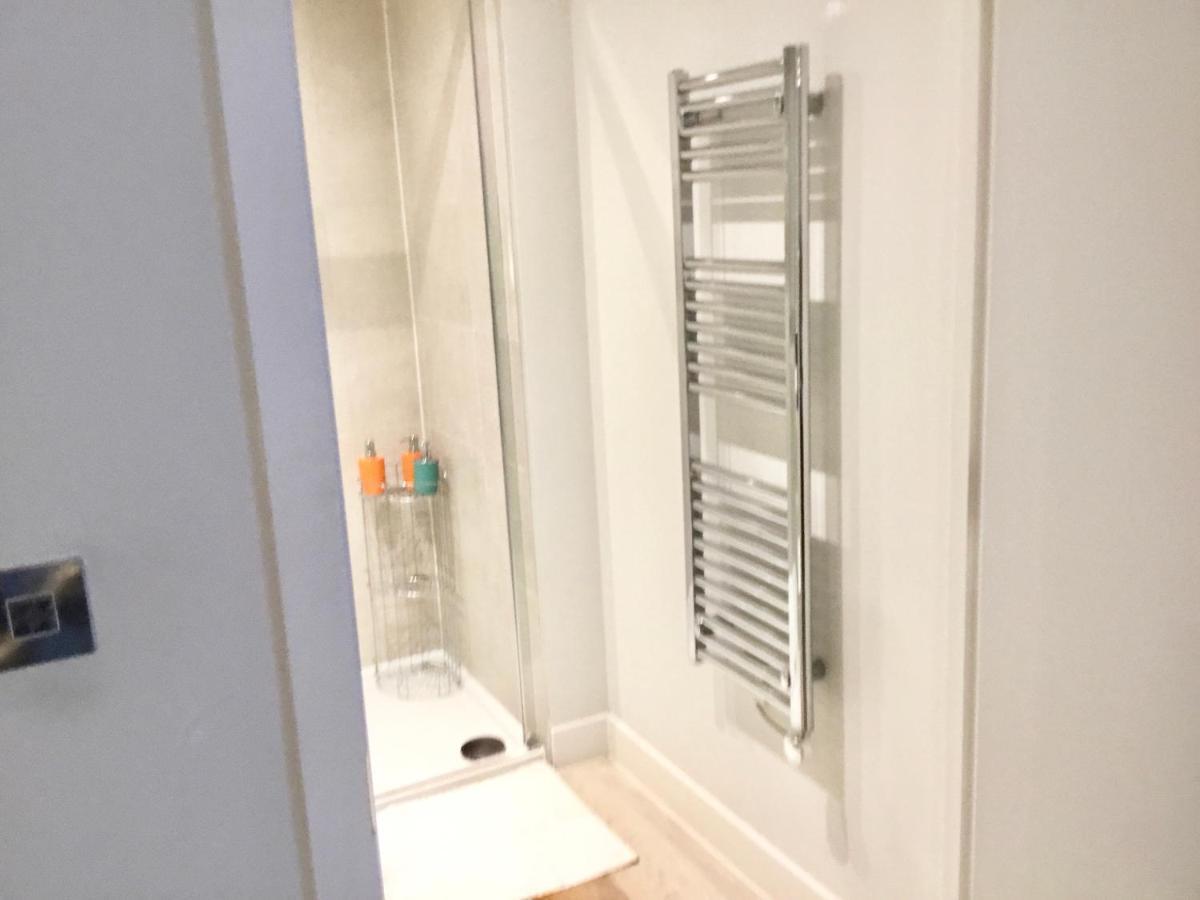Luxury Ensuite 2 Minutes From Station Homestay *