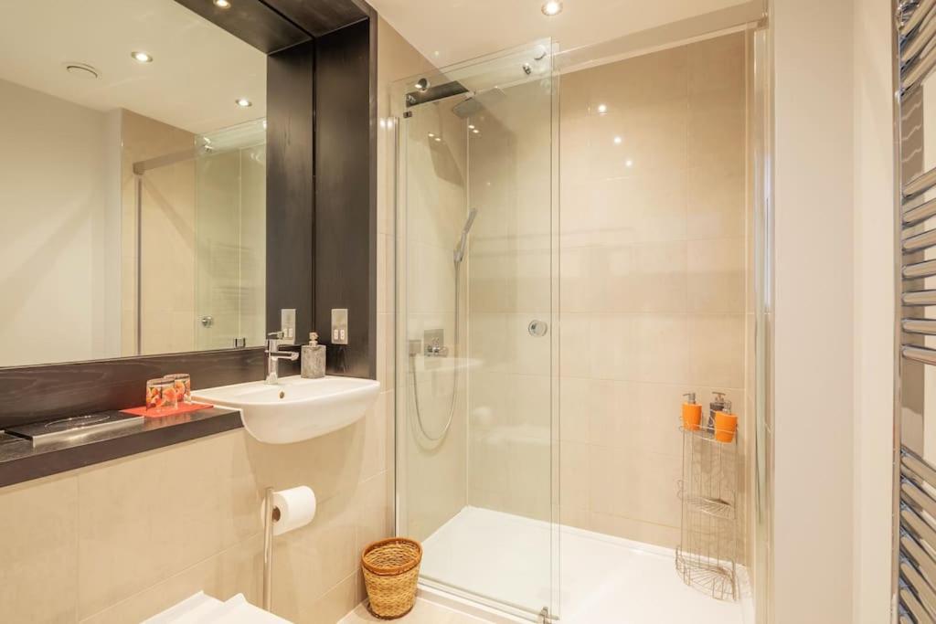 Homestay Luxury Ensuite 2 Minutes From Station *