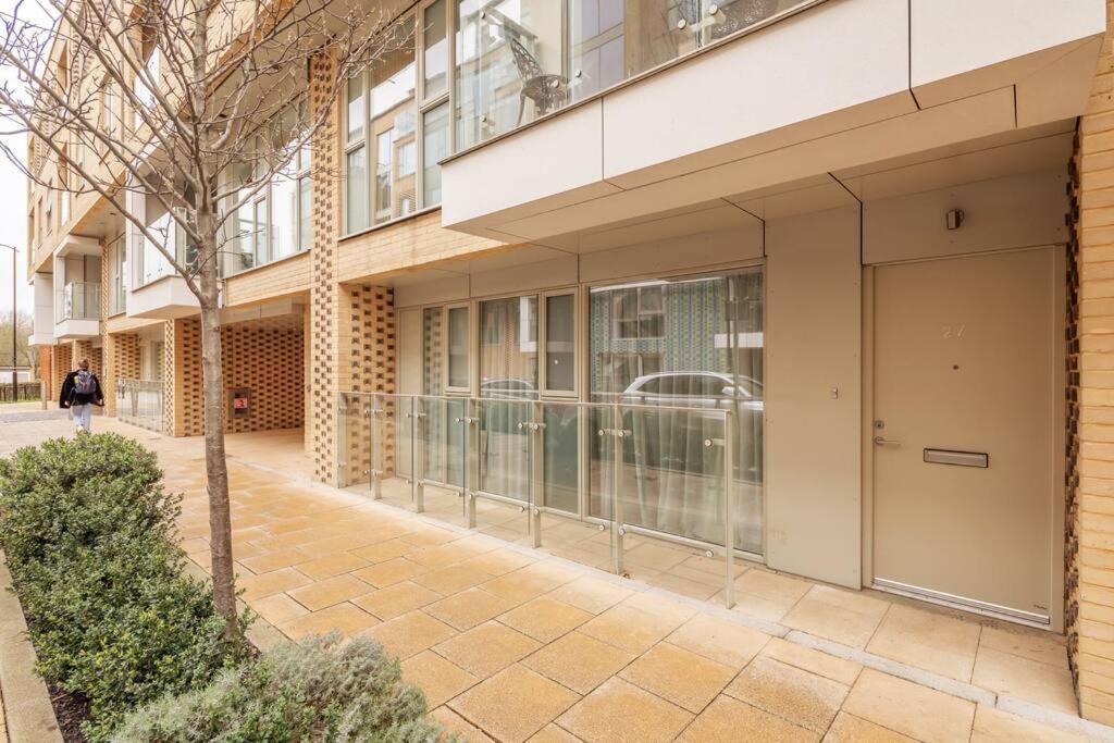 Luxury Ensuite 2 Minutes From Station
